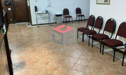 Sobrado com 450m² localizado no Bairro de Congonhas em São Paulo - SP.