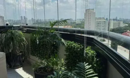 Apartamento á venda - 3 dormitórios - 2 banheiros - 107m²