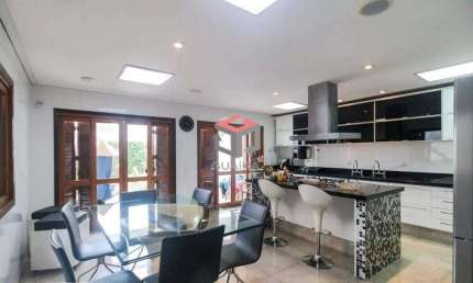 Casa com 250 m² localizado no Bairro Monumento em São Paulo.