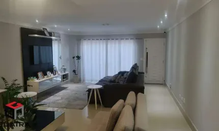 Encantador Sobrado com Espaço, Conforto e Localização Privilegiada no Bairro Nova Petrópolis!!