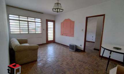 Casa á venda com 3 quartos (sendo 1 suíte) no Planalto Paulista.