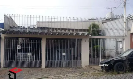 Casa à venda 3 quartos 1 suíte 4 vagas Vitória - Santo André - SP