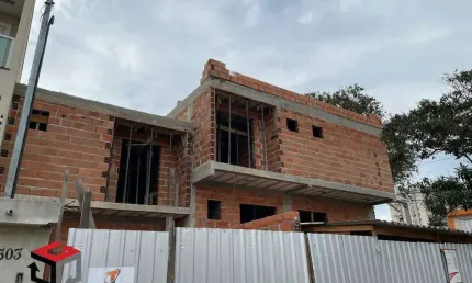 Sobrado à venda 4 quartos 2 suítes 2 vagas Scarpelli - Santo André - SP