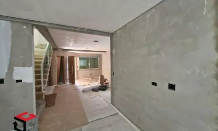 Sobrado à venda 3 quartos 3 suítes 4 vagas Scarpelli - Santo André - SP