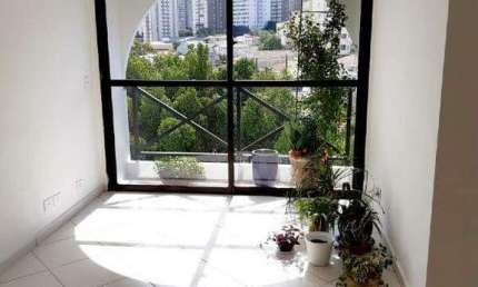 Apartamento com 2 Dormitórios, Duas Varandas e Vaga – Próximo ao Metrô