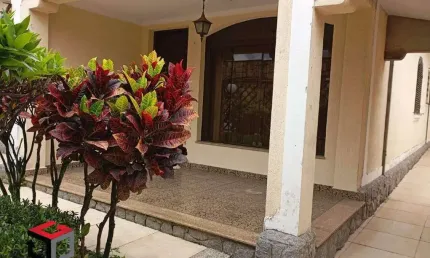 Casa totalmente térrea em terreno de 500 metros quadrados