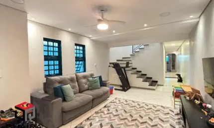 Sobrado à venda 4 quartos 1 suíte 2 vagas Valparaíso - Santo André - SP