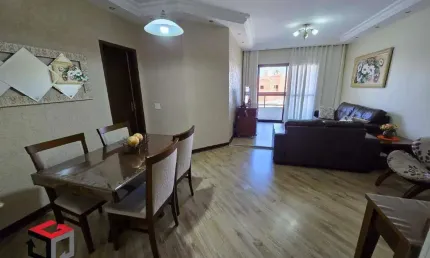 Apartamento de 2 quartos, podendo reverter o closet para um terceiro quarto.
