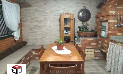 Casa com 212 m² localizada no Jardim Oriental em Santo André - SP