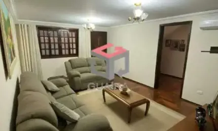Sobrado com 201m², localizado na Vila Linda em Santo André - SP