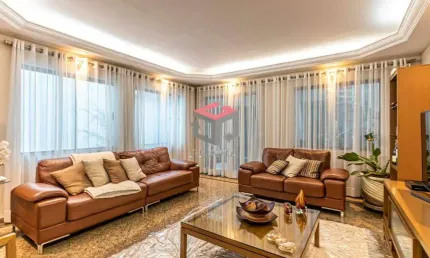 Sobrado de 350m² de Alto Padrão com 3 suítes e 4 vagas - Bairro Santo Antônio SCS - Estuda Permuta!