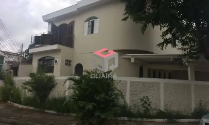 Sobrado de 117m² no Pq. Jaçatuba em Santo André - SP