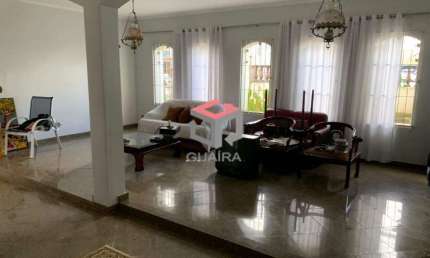 Sobrado Amplo Residencial / Comercial com 276m² localizado no Bairro Campestre em Santo André/SP.