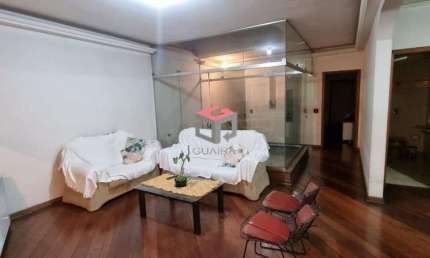 Sobrado amplo com 578 m² localizado no Bairro Taboão em São Bernardo do Campo - SP.
