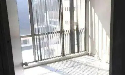 comercial ampla com banheiro, torre única com elevador e garagem no subsolo!