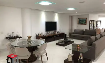 Lindo apto muito bem distrubuído com 4 vagas, lazer completo e com assinatura de Jorge Bomfim!