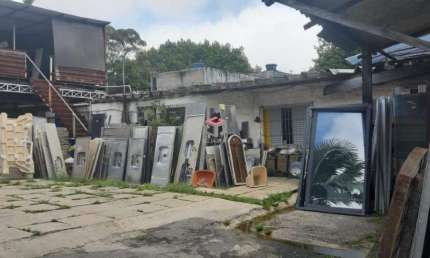 Terreno à venda na Praça Bom Jesus de Piraporinha, 40, Piraporinha, Diadema