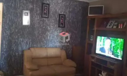 Bom para renda - imóvel com 3 casas no mesmo terreno e um salão comercial.