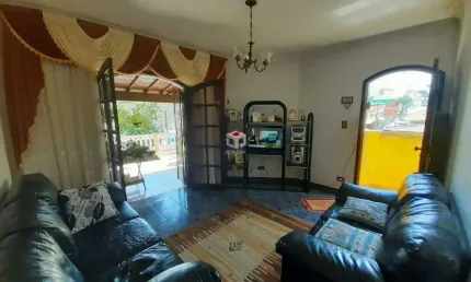 Sobrado à venda 3 quartos 1 suíte Das Nações - Santo André - SP