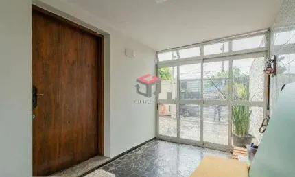 Sobrado com 383m² localizado no Bairro Planalto Paulista em São Paulo.
