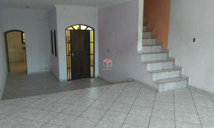 Sobrado com 180m² localizado no Jardim Las Vegas em Santo André- SP.