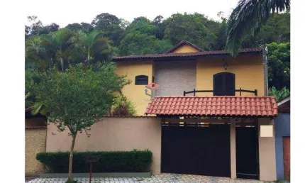 Sobrado com 600m² localizado próximo à represa billings, riacho grande, em meio à natureza e ar puro!