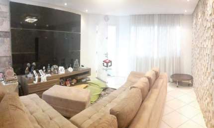 Sobrado de 192 m² no bairro Valparaíso em Santo André - SP