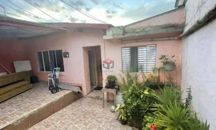 Casa de 125m² localizada no Jardim Stella em Santo André - SP.