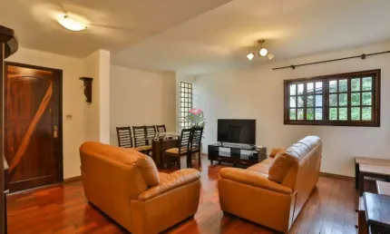 Sobrado- 133m², Vila Scarpelli- Santo André - SP São 3 Dormitórios, 3 Banheiros 2 Vagas de Garagem.