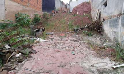 Terreno 600 m² Localizado No Bairro Camila Mauá - SP