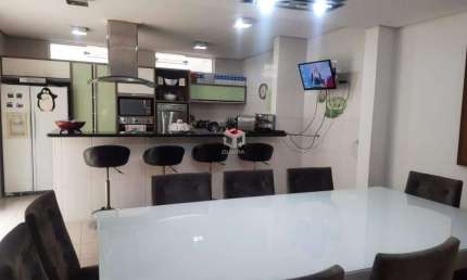 Sobrado à venda 3 quartos 1 suíte 2 vagas Alpina - Santo André - SP