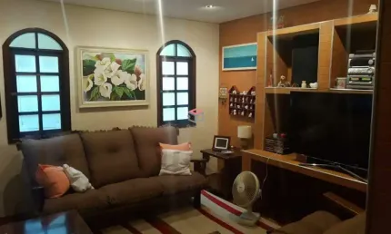 Sobrado- 174,61m², localizado no Bairro Santa Terezinha em São Bernardo do Campo - SP.