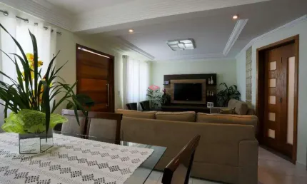 Sobrado com 183 m² localizado no Bairro Curuçá em Santo André.