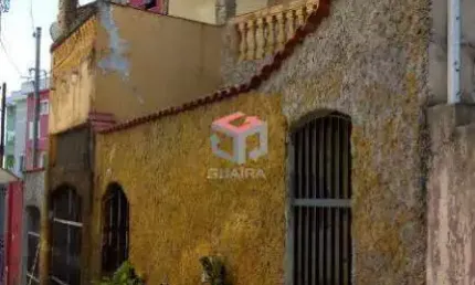 Sobrado com 260m² localizado na Vila Curuça em Santo André.