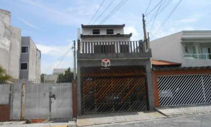 Sobrado de 361m² 4 quartos,1 suíte, ampla sala, ótima copa e cozinha, 3 vagas cobertas.