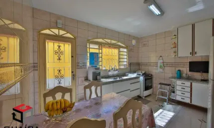 Sobrado lindo com muito sol, entrada lateral, 3 quartos e 2 vagas