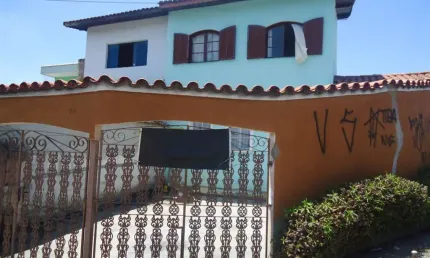 Sobrado de 171m² / Bairro Santa Maria em Santo André - SP