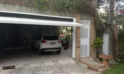 Sobrado com 443m² localizado no Bairro Demarchi em São Bernardo do Campo - SP.