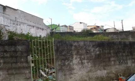 Terreno à venda na Rua Pederneiras, Vila Palmares, Santo André
