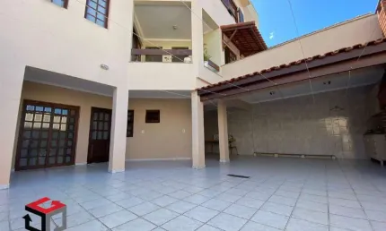 Sobrado à venda 3 quartos 3 suítes 3 vagas Nova Petrópolis - São Bernardo do Campo - SP