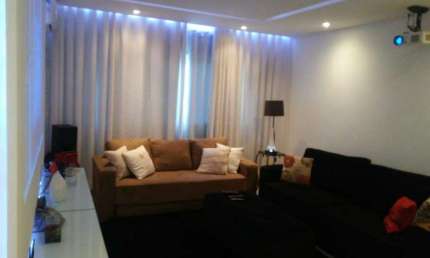 Sobrado com 200 m² localizado na Vila Scarpelli em Santo André