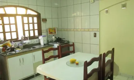 Sobrado à venda 3 quartos 2 suítes 2 vagas Utinga - Santo André - SP