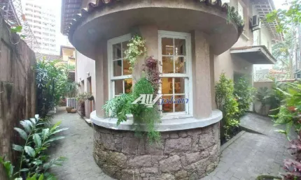 Sobrado à venda por R$ 850.000,00 - Itararé - São Vicente/SP