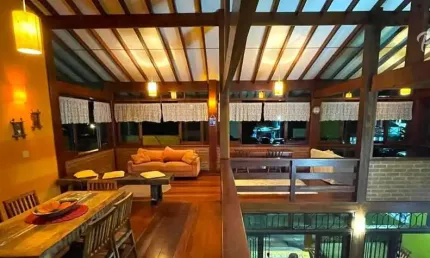 Ubatuba - Praia da Enseada: Casa Pé na Areia 4 suítes Espaço Gourmet e Mobiliada