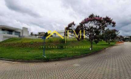 Terreno de esquina com 1044m² no Reserva do Paratehy