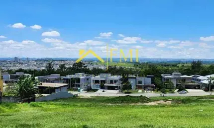 Terreno com vista definitiva para a cidade com 1.175m² no Urbanova