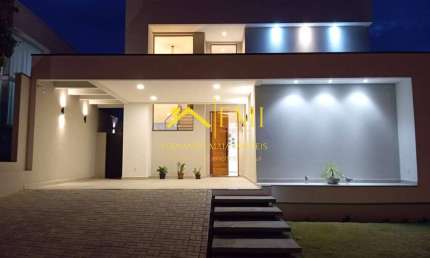 Casa mobiliada com 3 suítes e piscina no Terras do Vale