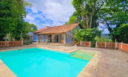 Casa de Campo para Venda em São Gonçalo, Rio do Ouro, 3 dormitórios, 2 suítes, 3 banheiros, 2 vagas