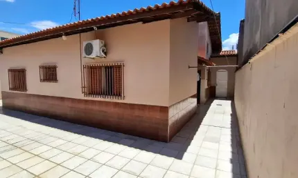 Casa com 3 quartos à venda na Rua Etelvina Inácia de Araújo, 47, Parque Residencial Beira Rio, Guaratinguetá