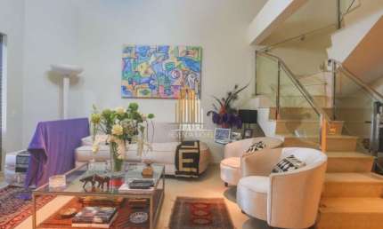 Maison Montfort em Moema - Cobertura Duplex de 340m² com 2 suítes e 3 vagas.